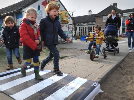 Te hard gereden en onveilige situaties: basisschool Anne de Vries in Epe in de weer voor veilig verkeer