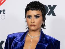 Non-binaire Demi Lovato maakt ook fouten met voornaamwoorden