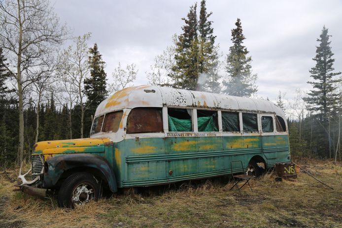 Bus 142 werd in de jaren 60 in de wildernis van Alaska achtergelaten.