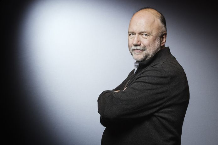 Andrey Koerkov in Parijs, voordat de Russische invasie begon.