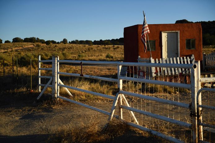 Archiefbeeld. De ingang van het landgoed in New Mexico waar de film werd gedraaid. (29/10/2021)