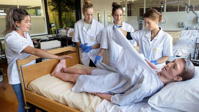 Drastische daling aantal studenten verpleegkunde: ‘Dit is zorgwekkend’