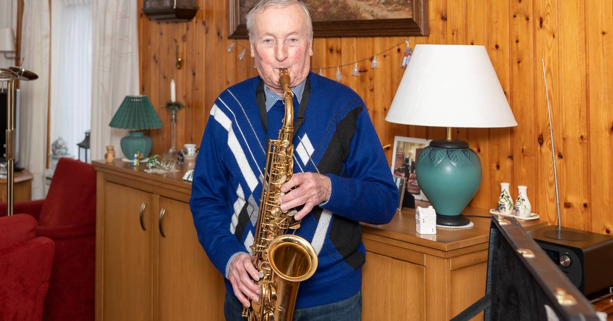Kees de Munnik al 70 jaar actief bij de harmonie. ‘Ik pieker er niet over mijn lidmaatschap op te ze