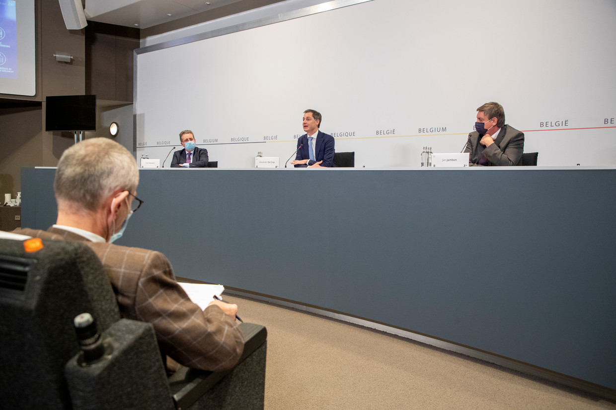 Het Overlegcomité kwam gisteren opnieuw samen. Voorlopig wordt er niet gemorreld aan de covidmaatregelen. Beeld BELGA