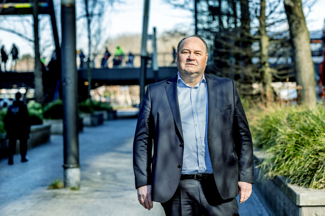 Henk Otten was medeoprichter van Forum voor Democratie. Sinds 2019 is hij lid van de Eerste Kamer in de tweemansfractie Groep Otten.