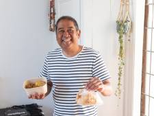 De basgitaar van Peter is ingeruild voor de Indische keuken: ‘Ik ben 54 en nu lijk wel een pizzakoerier’