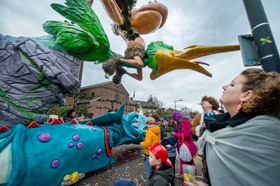 Angstaanjagende prehistorie van de Durdouwers maakt indruk op Sanegatse optocht