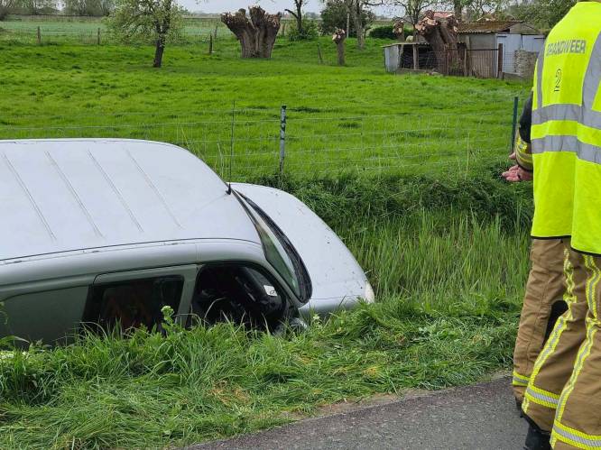 Voorbijgangers reanimeren bestuurder (67) na ongeval in Diksmuide: “Mogelijk hebben ze zijn leven gered”