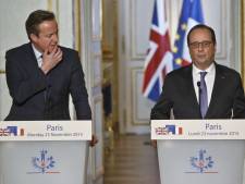 Hollande, soutenu par Cameron: "Faire le plus de dégâts possibles" à l'EI