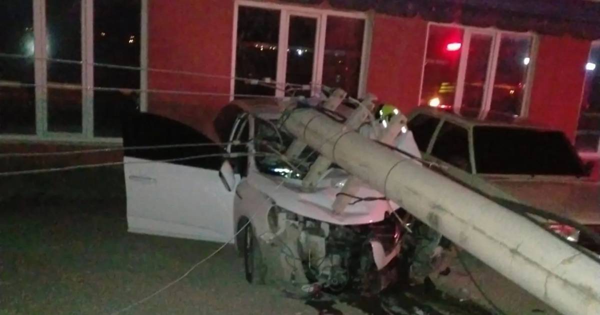 Nederlander overleden bij auto-ongeluk in Turkije, bestuurder zwaargewond.