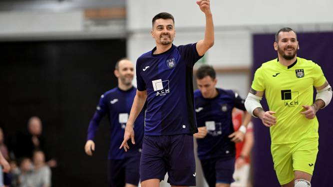 Dragan Tomic kan met RSCA voor historisch moment zorgen: “We willen opnieuw de competitie afsluiten zonder nederlaag”