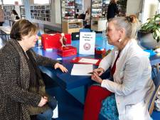 Boeken op recept bij De Culturele Apotheek: ‘Er is voor iedereen een boek, als je de verbinding weet te vinden’