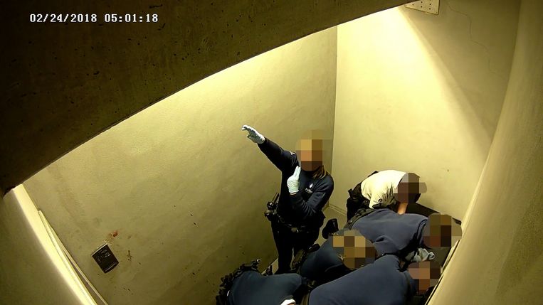 De beelden van de laatste momenten van Chovanec in een politiecel zorgen in ons land en internationaal voor grote verontwaardiging. Beeld rv