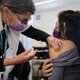 Het coronavirus in cijfers: wereldwijd al meer dan een miljard mensen gevaccineerd