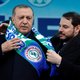 En toen werd ‘de schoonzoon’ Turkse minister van Financiën: wie is Berat Albayrak?