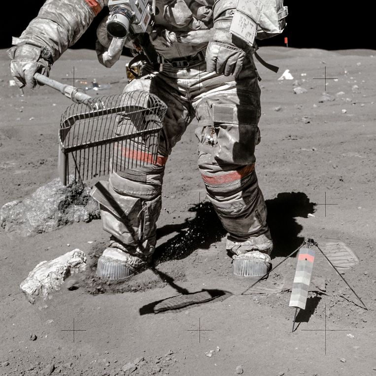 Een vlekje wordt ‘een briljante foto’ van een astronaut: de beelden van ...