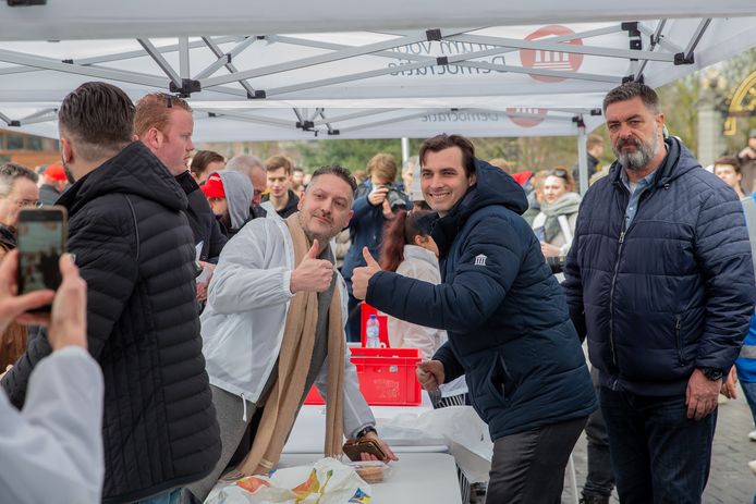 Lijsttrekker Thierry Baudet van Forum voor Democratie voert campagne op Kelfkenbos in Nijmegen, voor de Tweede Kamerverkiezingen, voorjaar 2021.