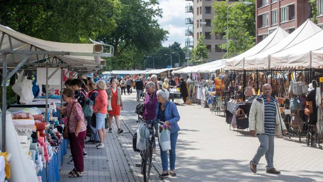 ‘Verbannen’ marktkooplieden zien het niet meer zitten in Wageningen: ‘dit is gewoon niet leuk meer’