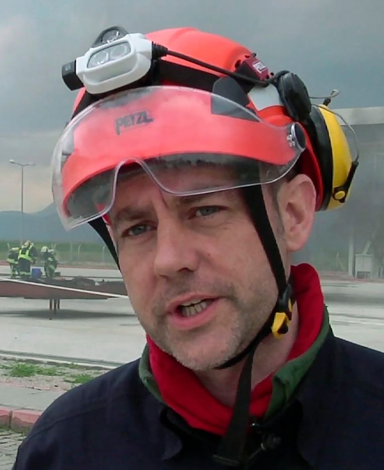 Le Mesurier op een still uit een Witte Helmenvideo uit 2015. Beeld AP