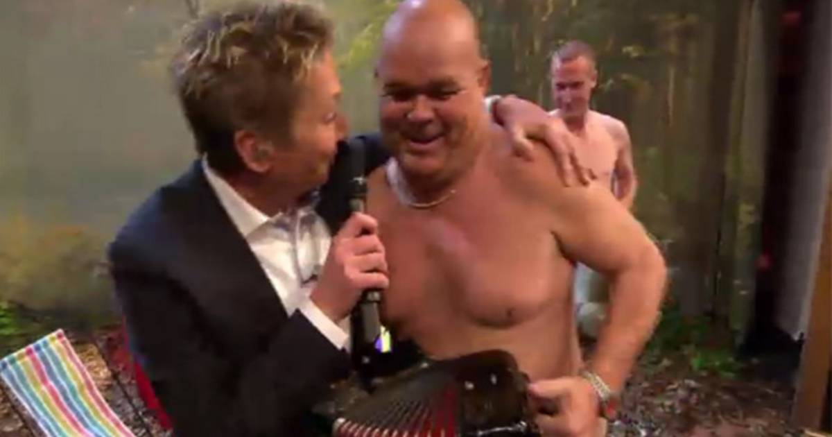 Paul De Leeuw Is Naturist In Eigen Show Sterren Ad Nl