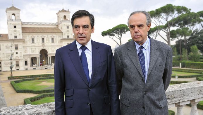 François Fillon et, à ses côtés, Frédéric Mitterrand
