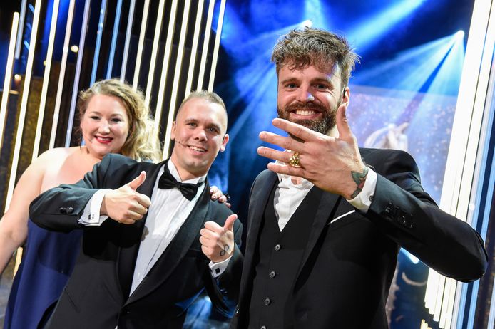 Over Mijn Lijk Wint Televizier Ring 2020 Wees Lief Voor Elkaar Morgen Is Niet Beloofd Televizier Ring 2020 Ad Nl