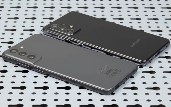 Samsung Galaxy S21FE.