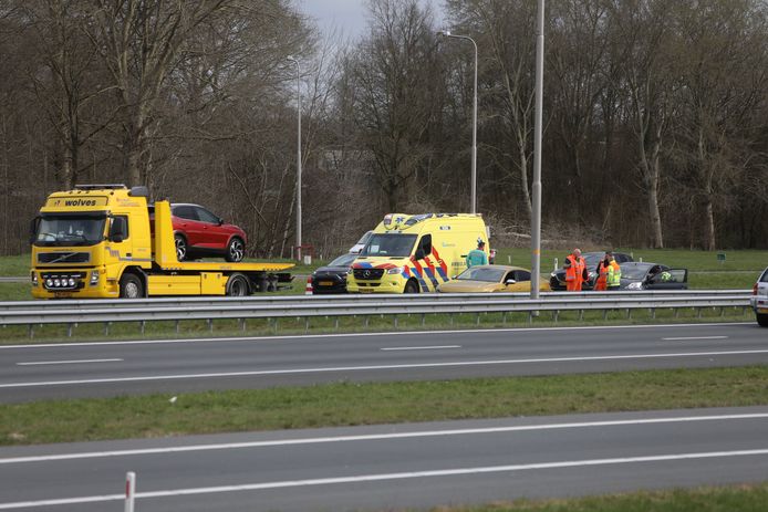 De botsing op de A50 zorgde voor veel hinder.