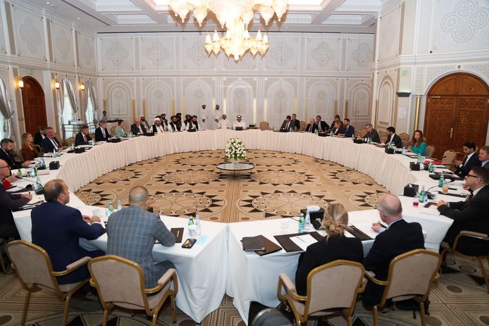 Een afvaardiging van de taliban overlegde gisteren met onderhandelaars uit Europa en de Verenigde Staten in Doha, de hoofdstad van Qatar. Foto reuters