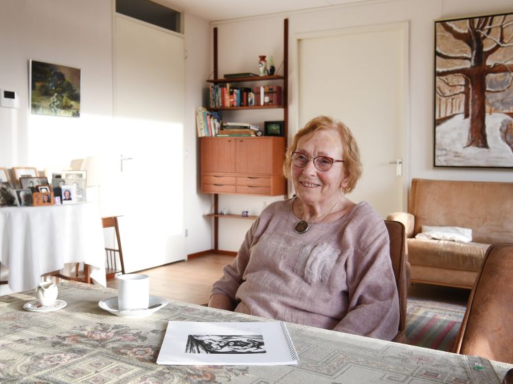 Corien woont in een bejaardenhuis: ‘Ik weet zeven gezellige cafés op loopafstand’