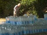 Door storing geen water uit Engelse kraan: waterbedrijf deelt flessen water uit