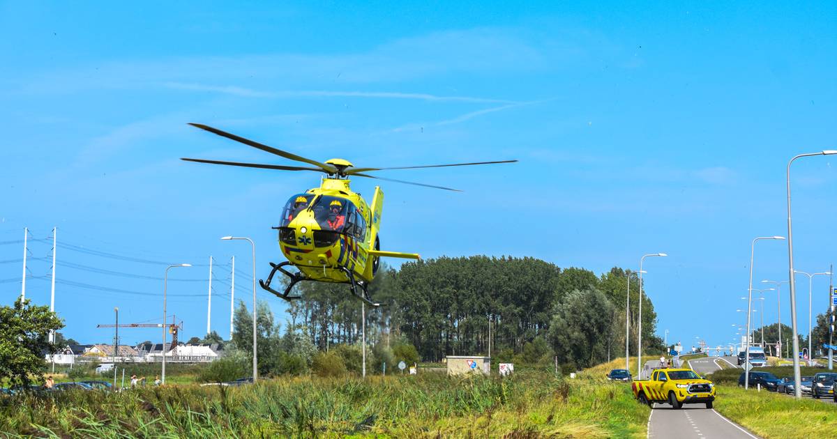 Wielrenner gewond na aanrijding op Gemeneweg in Hazerswoude-Dorp