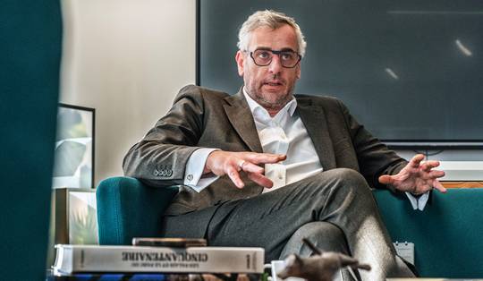 Dirk De Smedt (Anders) over begroting én daklozenproblematiek: ‘Er slapen in Brussel kinderen op straat. Dat krijg ik niet uitgelegd’