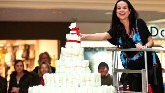 Le Plus Gros Gateau De Langes Du Monde Insolite 7sur7 Be