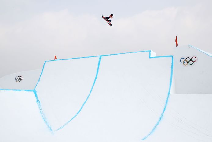 Snowboarder Hiroaki Kunitake op het onderdeel slopestyle.