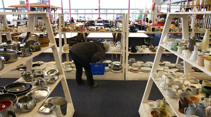 Beschadigd serviesgoed dat de kringloopwinkels weggegeven, kan worden gebruikt om mozaïek van te maken. (foto ter illustratie)