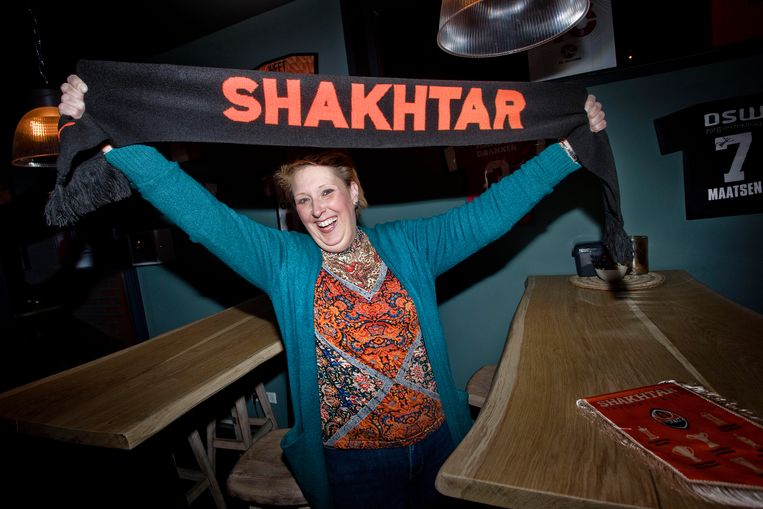 Voorzitter Bianca Post van SV CWO, de club in Vlaardingen waar Sjachtar Donetsk afgelopen zomer trainde.  Beeld Otto Snoek