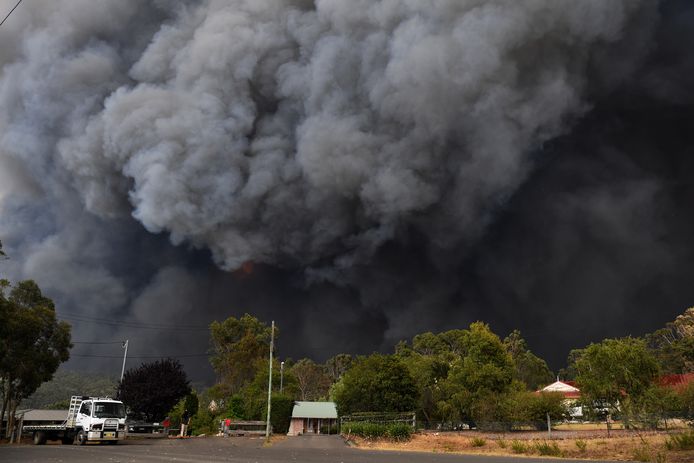 Rook van bosbranden in de buurt van Sydney.