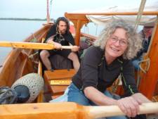 14 meter lang Vikingschip eindelijk af, en wie mee wil varen kan mee: ‘Hoe minder comfort hoe leuker’
