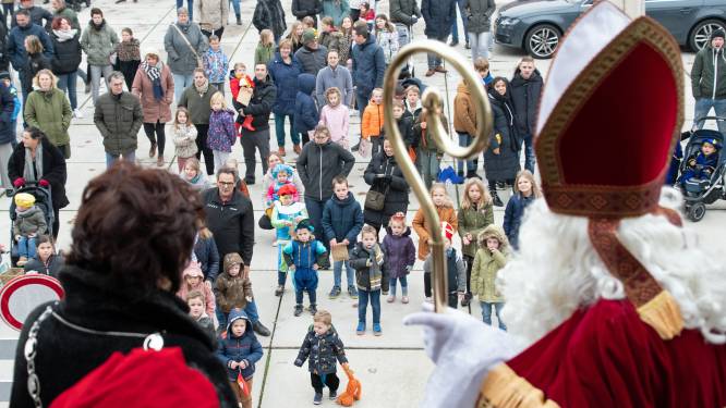 Schoondijke haalt Sinterklaas al dansend binnen 