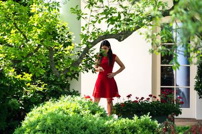 ‘Trouwe’ assistente Trump neemt ontslag na lekken van informatie over president