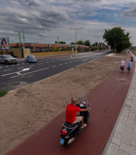 Rode loper voor fietsers, afrit voor Intratuin: ‘Halsterseweg veiliger en gelukkig weer open’
