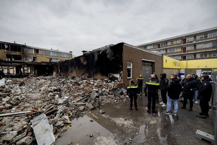 Het pand aan de Schammenkamp in Rotterdam-Zuid wordt gesloopt.  (31/01/24)