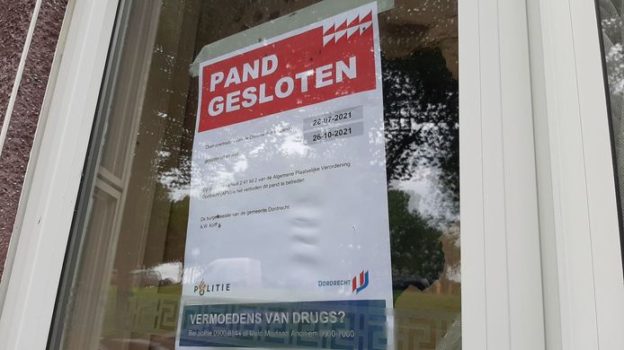 Burgemeester Kolff laat geregeld woningen sluiten na de vondst van drugs.