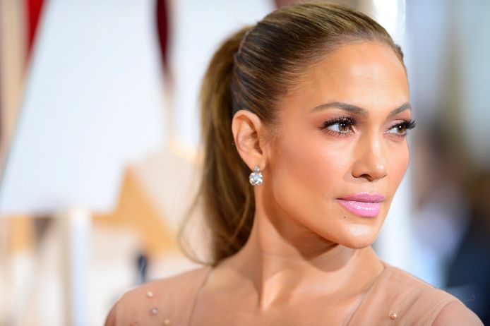 Warme types als Jennifer Lopez kiezen best ook voor een haarkleur met een warme tint.