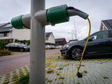 Je auto opladen aan een lantaarnpaal? In Utrecht en Houten willen ze het mogelijk maken