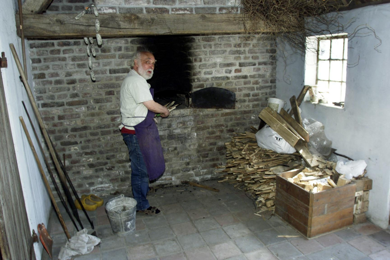 Hans Goddefroy in zijn voormalige werkplaats in Helmond.
