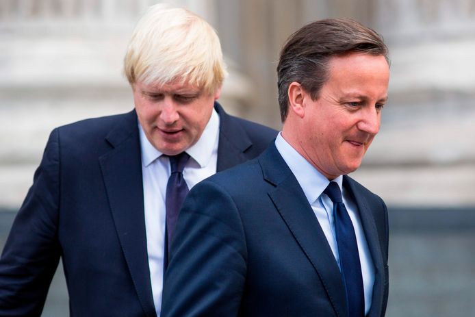 Voormalig premier David Cameron met achter hem de toenmalige burgemeester van Londen, Boris Johnson, in 2015.