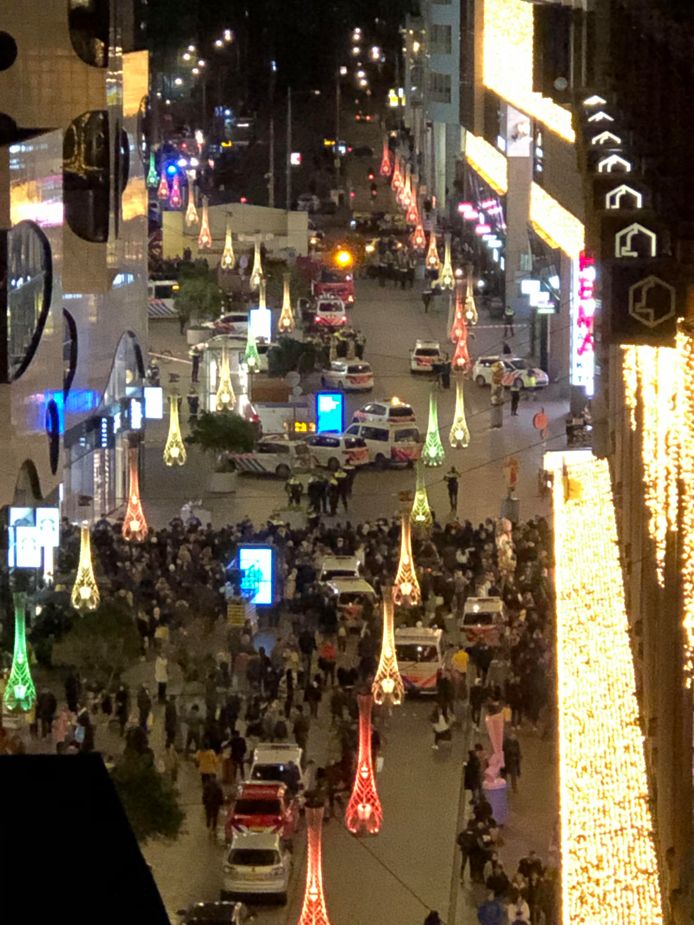 Ooggetuige Floris maakte deze foto vanaf zijn balkon aan de Grote Markstraat