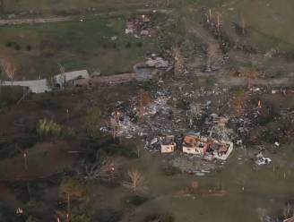 Dronebeelden tonen verwoesting na doortocht tornado’s in Alabama